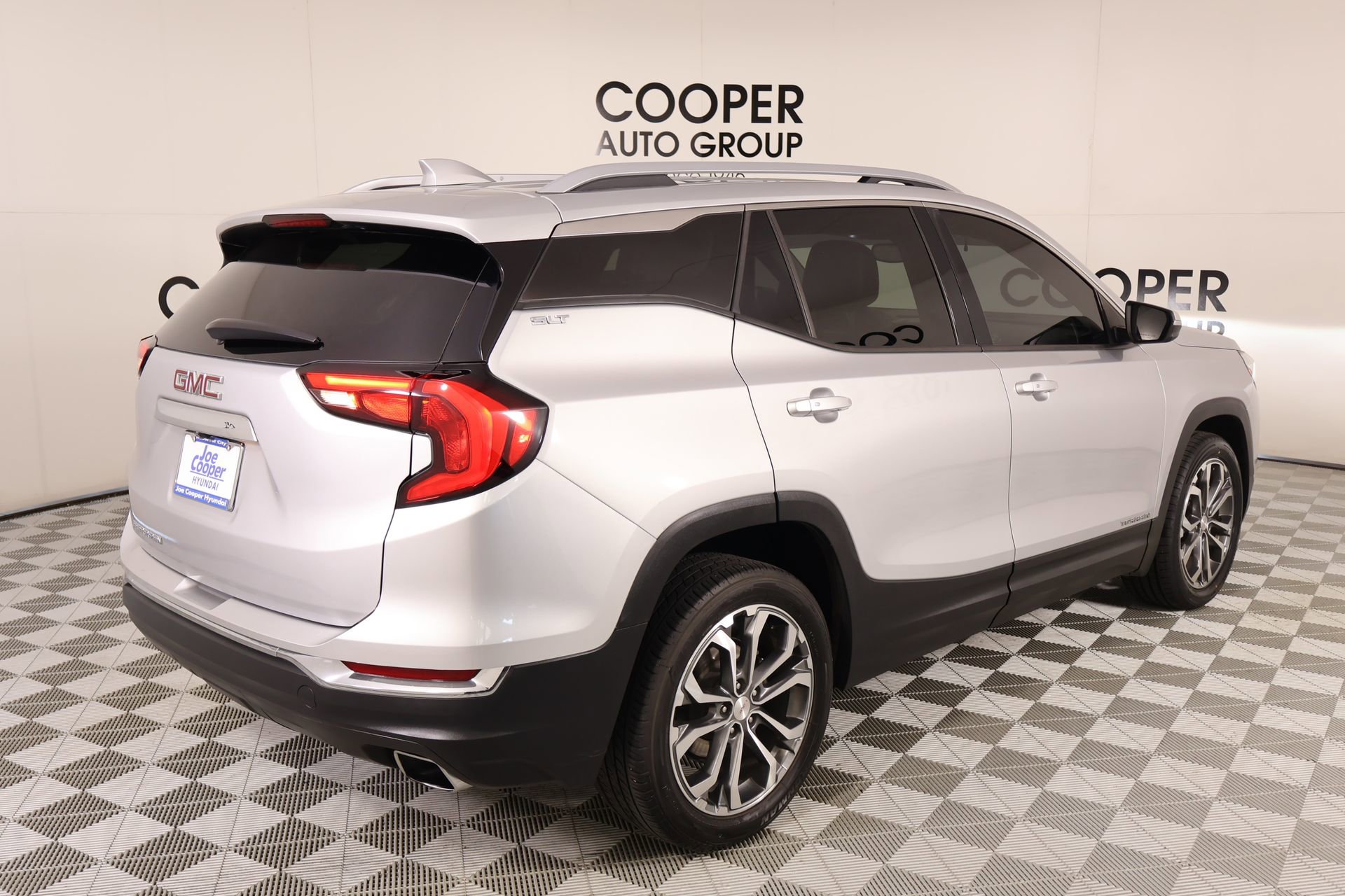 Used 2019 GMC Terrain SLT FWD image 19