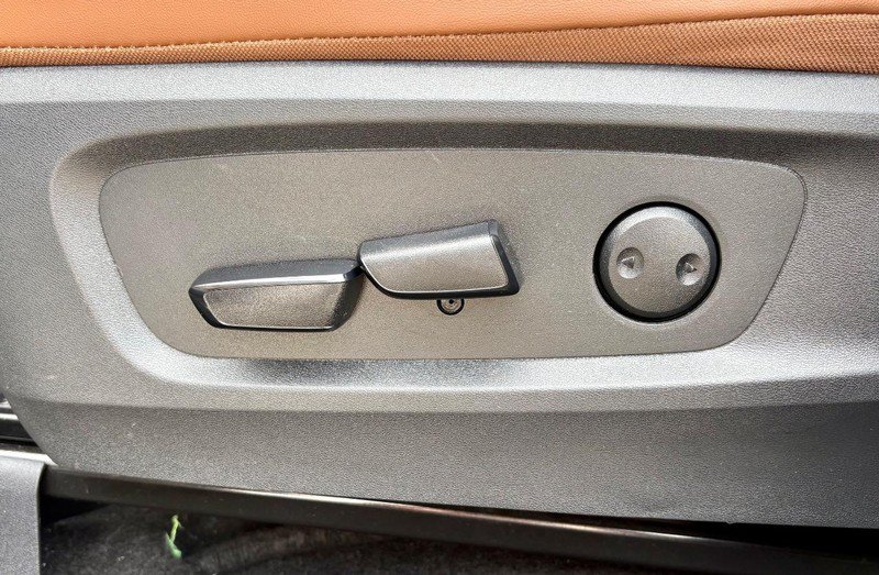 Used 2025 Nissan Pathfinder Platinum FWD image 34