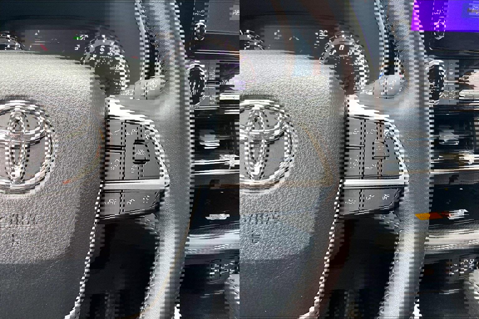 Used 2023 Toyota Highlander XLE image 24