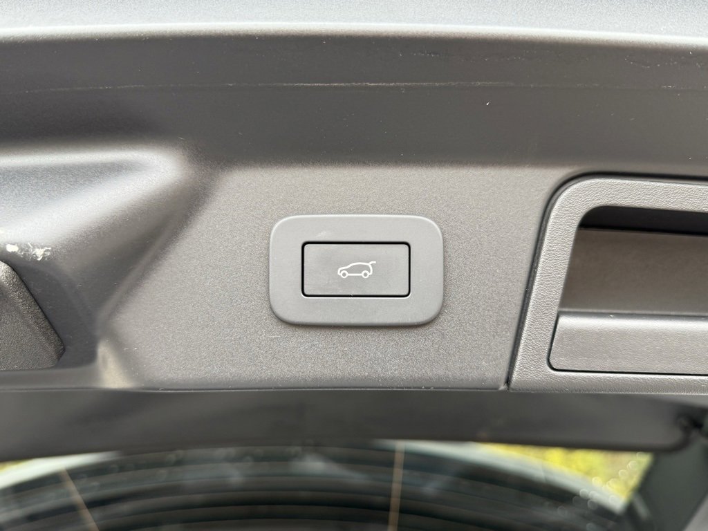 Used 2026 Land Rover Range Rover Velar Dynamic SE image 35