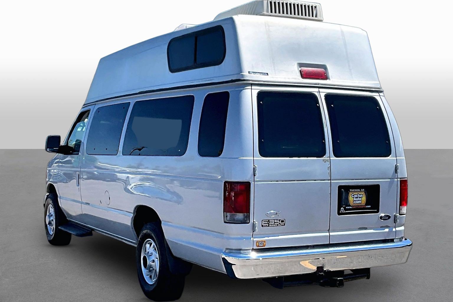 Used 2005 Ford E-350 and Econoline 350 XL RWD image 11