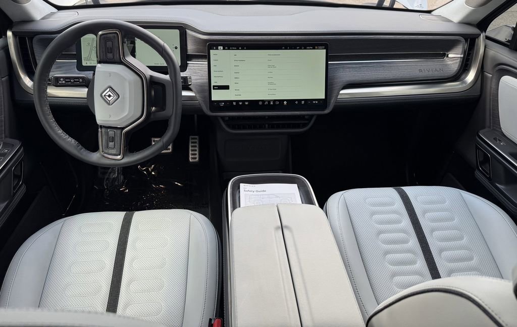 Used 2024 Rivian R1S Adventure AWD/4WD image 27