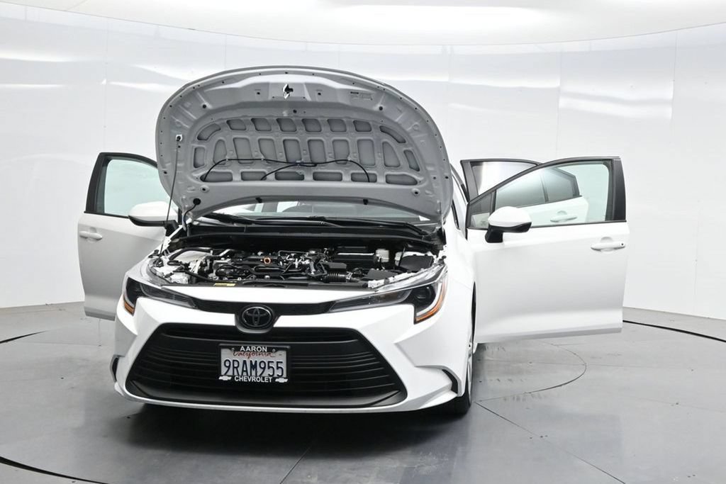 Used 2025 Toyota Corolla LE FWD image 48