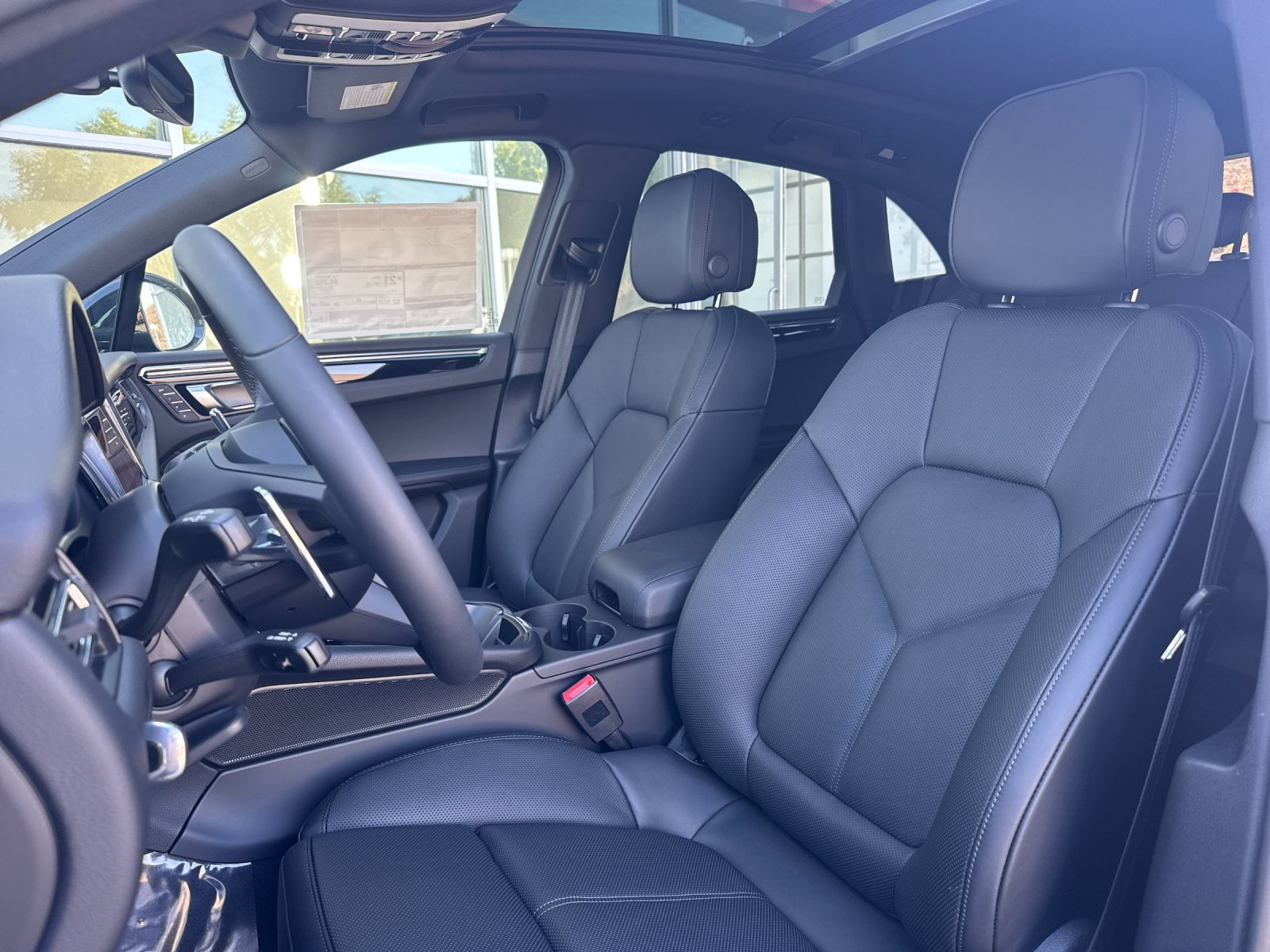New 2026 Porsche Macan AWD/4WD image 5