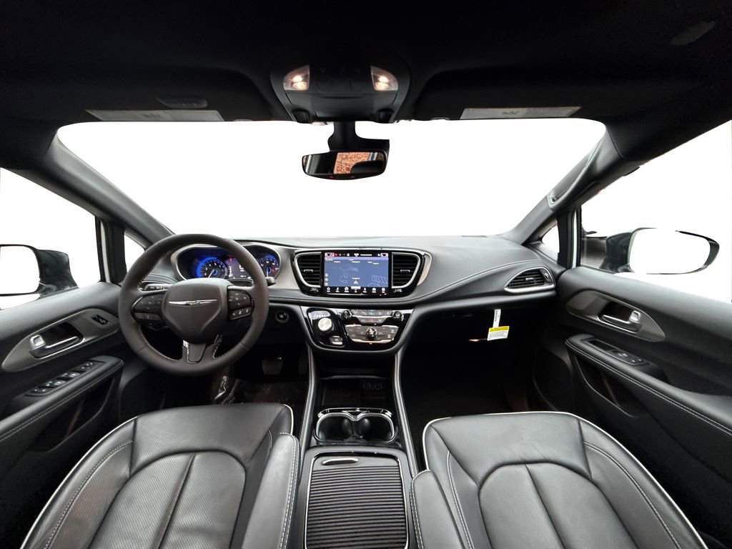 Used 2024 Chrysler Pacifica Limited w/ S Appearance Package image 19