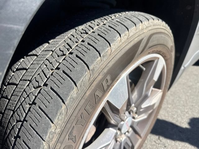 Used 2019 GMC Acadia SLT AWD/4WD image 3