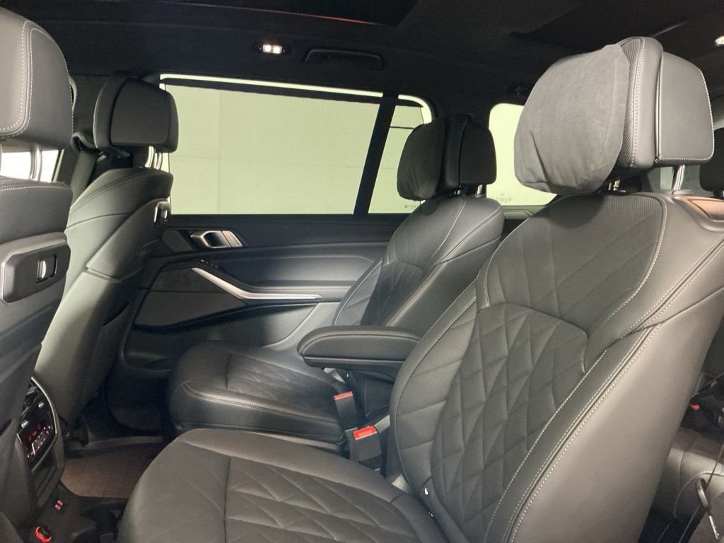 Certified 2025 BMW X7 xDrive40i w/ M Sport Package AWD/4WD image 13