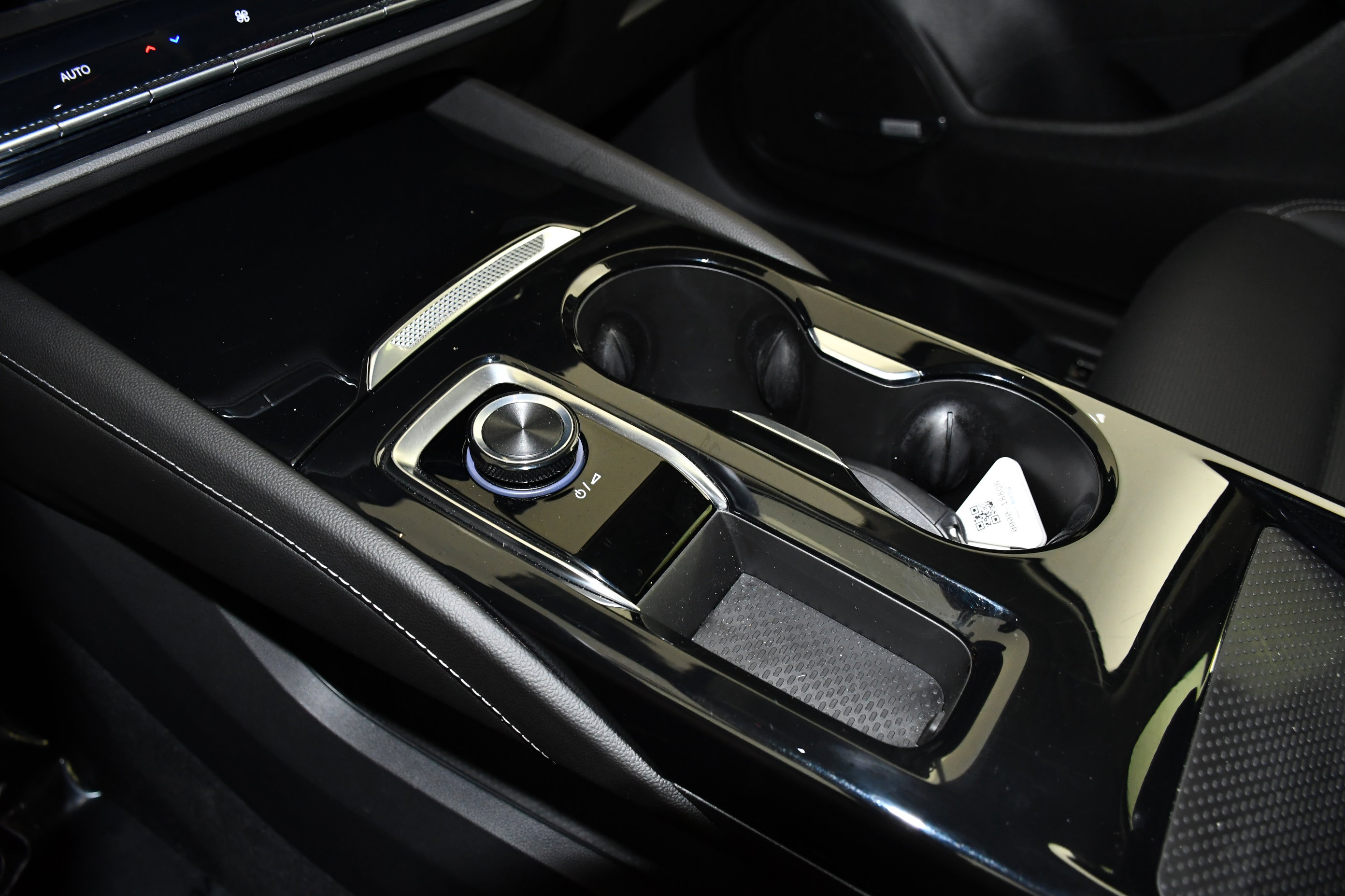 Used 2024 Buick Envision Preferred AWD/4WD image 30