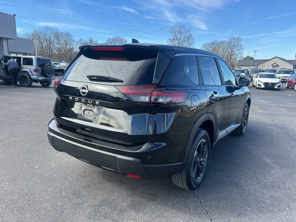 Used 2025 Nissan Rogue SV image 5