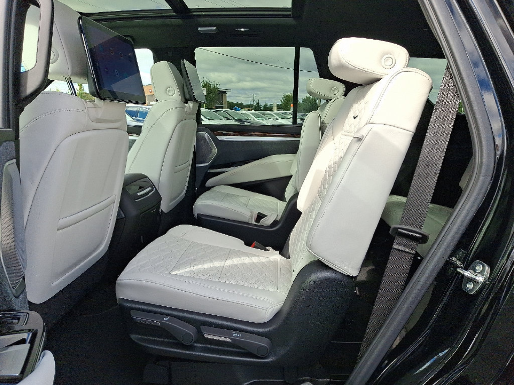 New 2026 Cadillac Escalade Platinum Sport AWD/4WD image 5