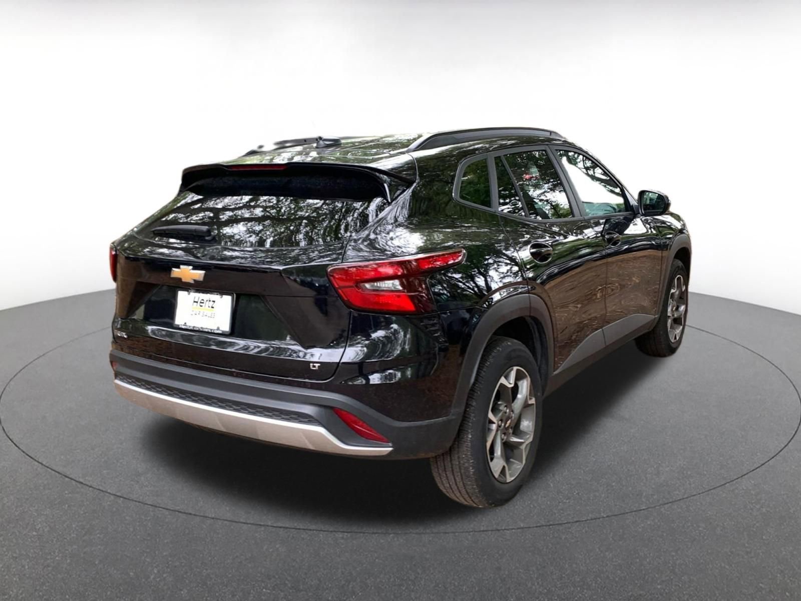 Used 2025 Chevrolet Trax LT image 7