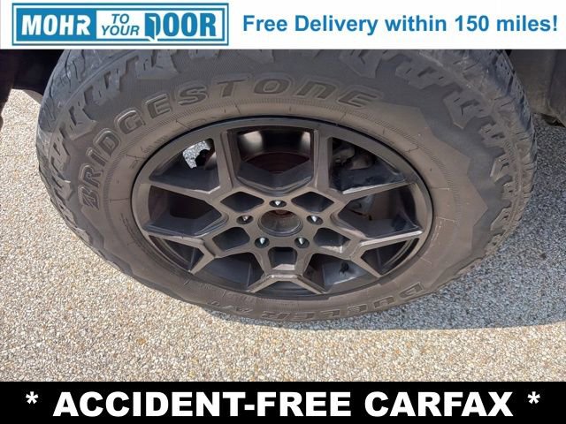 Used 2017 Jeep Wrangler Unlimited Sahara w/ Connectivity Group AWD/4WD image 9
