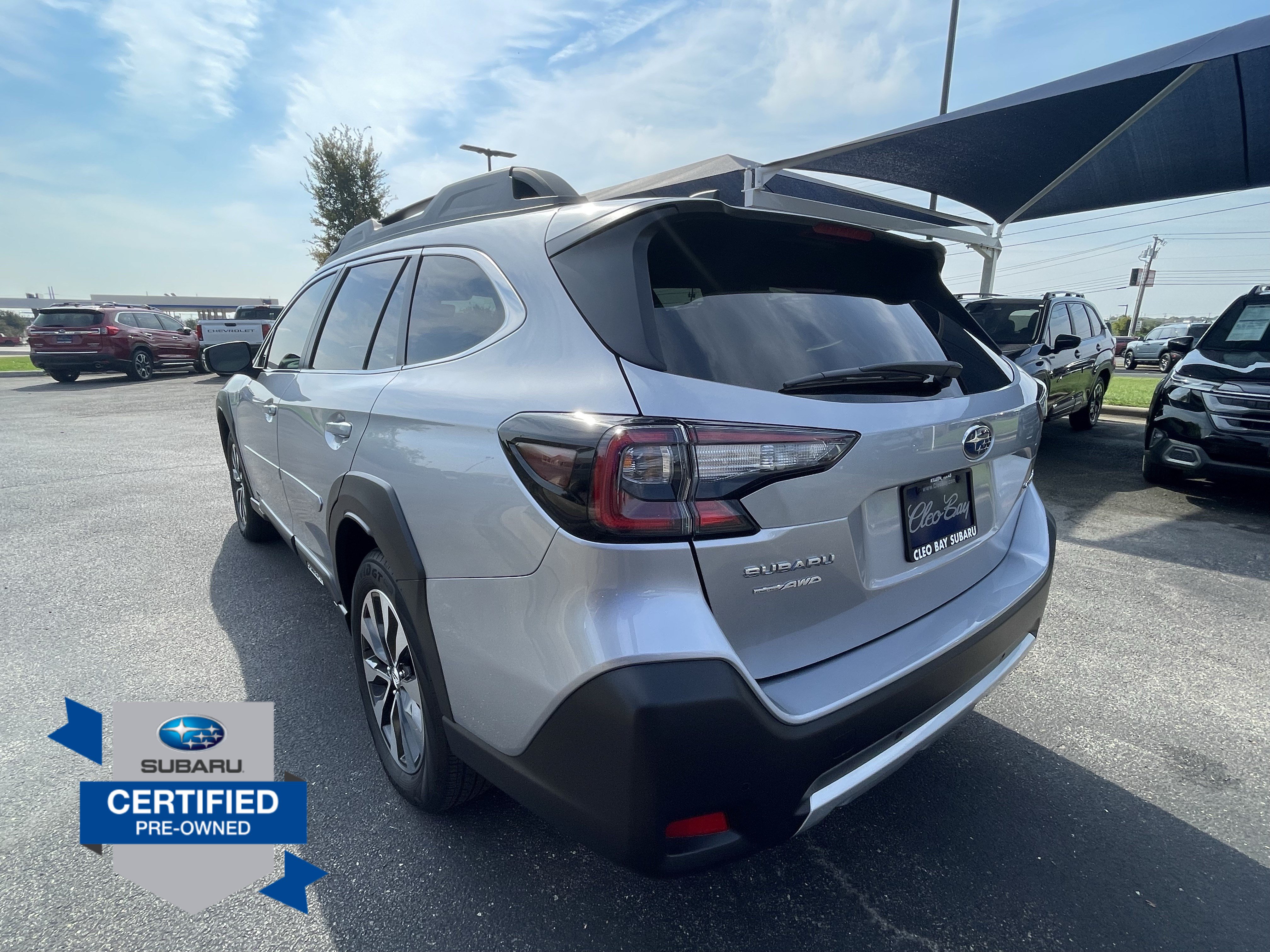Certified 2025 Subaru Outback Limited AWD/4WD image 5