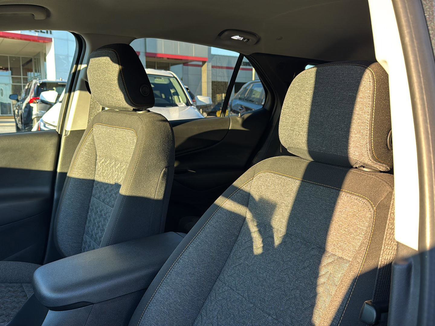 Used 2023 Chevrolet Equinox LT image 25