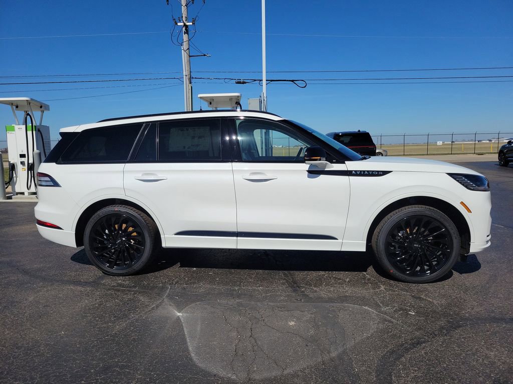 New 2026 Lincoln Aviator Reserve image 3