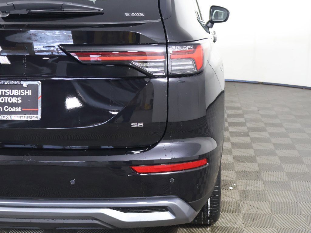 New 2026 Mitsubishi Outlander SE image 18