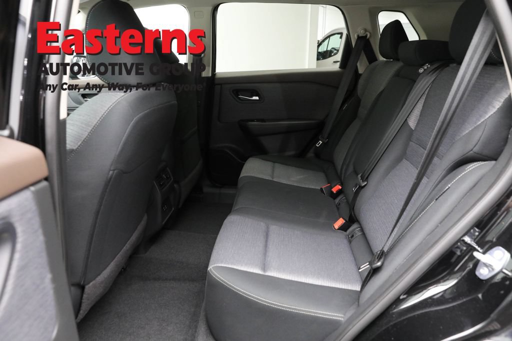 Used 2023 Nissan Rogue SV AWD/4WD image 22
