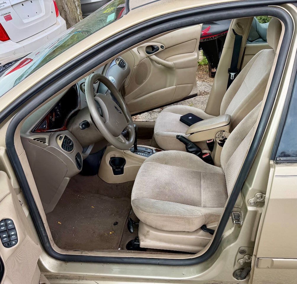 Used 2002 Ford Focus SE FWD image 16