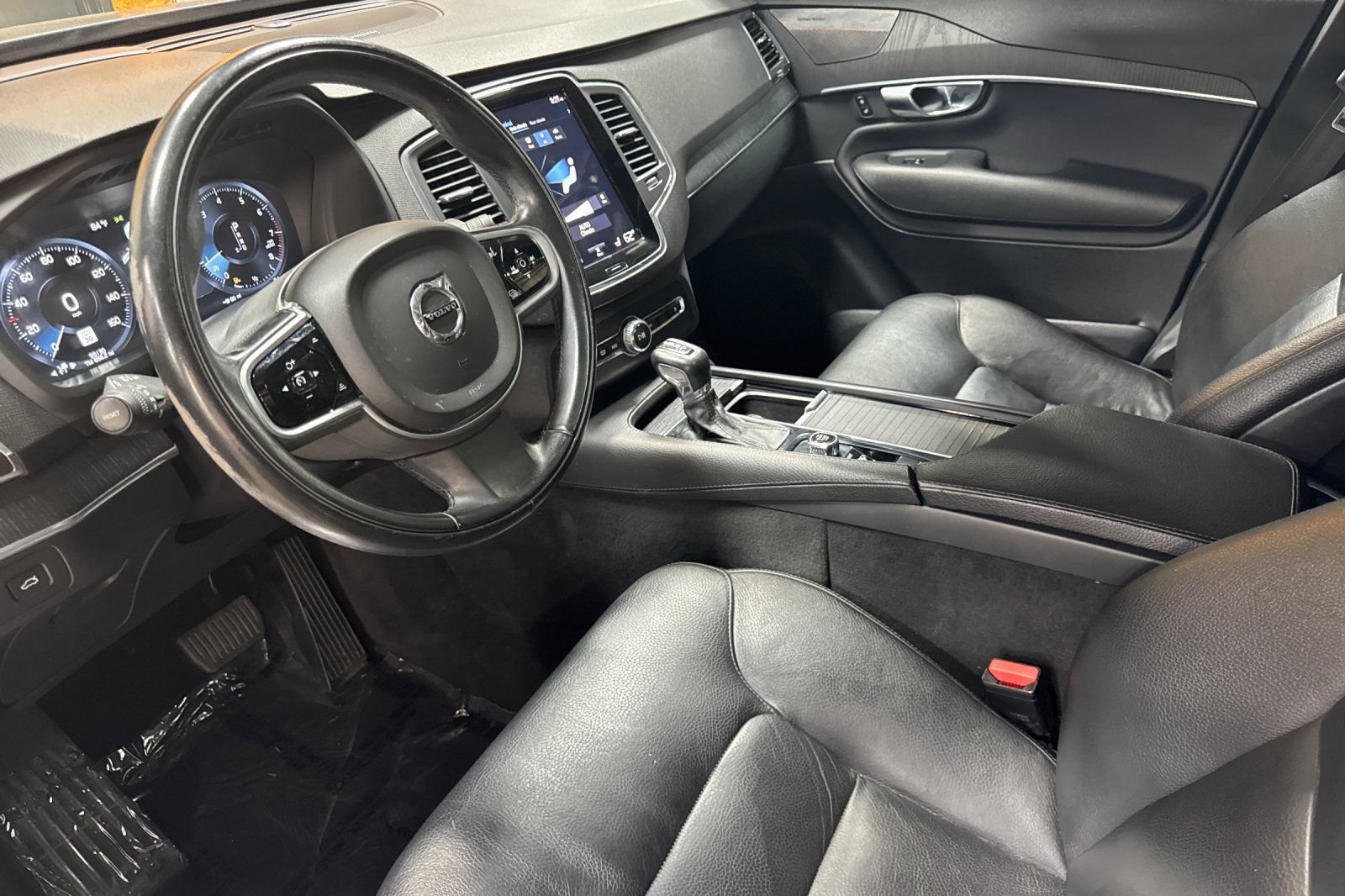 Used 2020 Volvo XC90 T6 Momentum AWD/4WD image 13