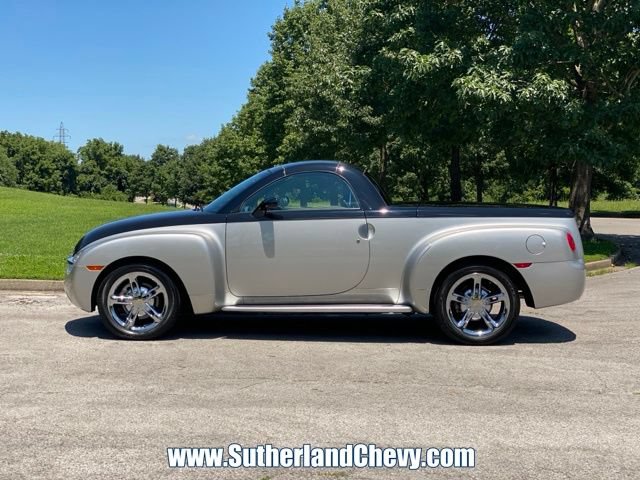 Used 2006 Chevrolet SSR w/ Preferred Equipment Group RWD image 12