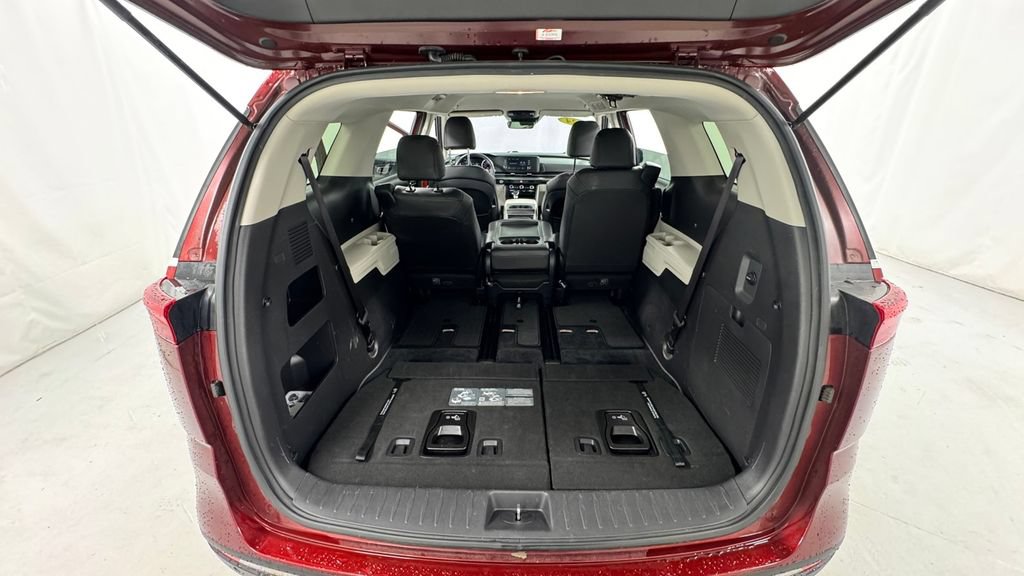 Used 2024 Kia Carnival LX FWD image 16