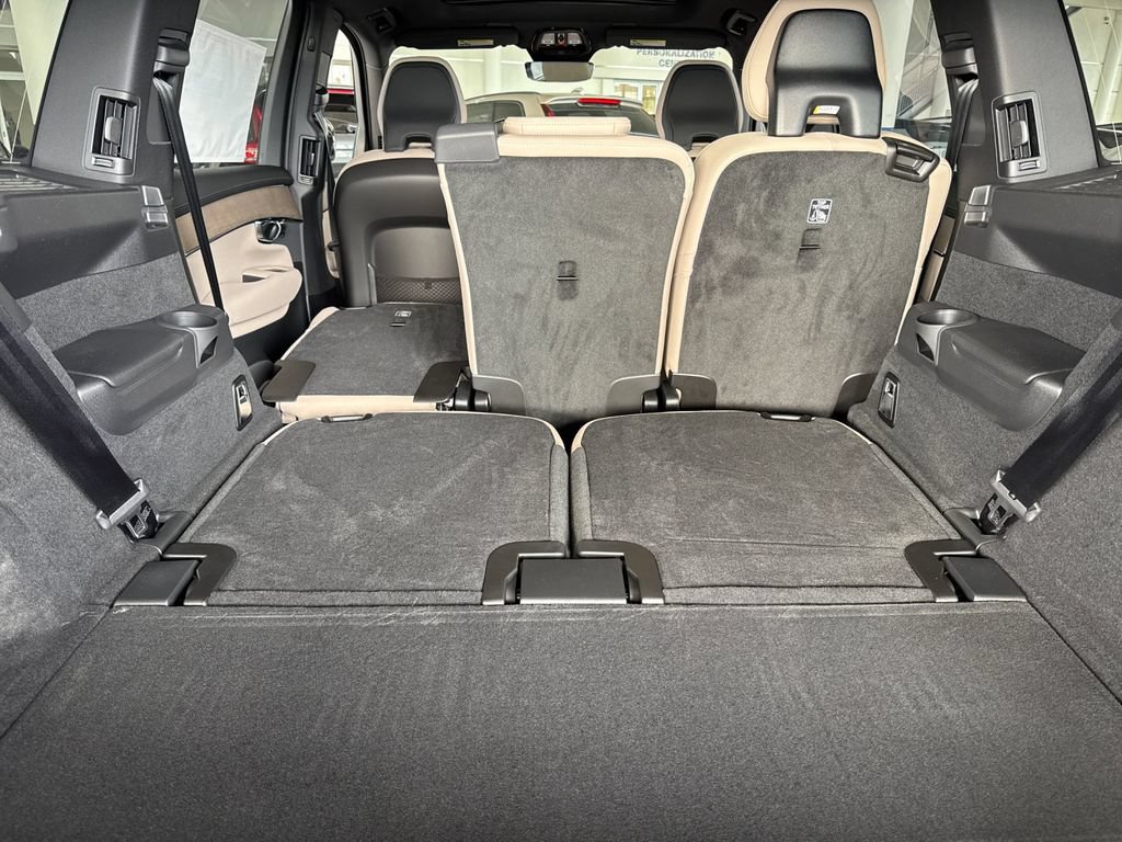 New 2026 Volvo XC90 B6 Plus w/ Protection Package Premier AWD/4WD image 15
