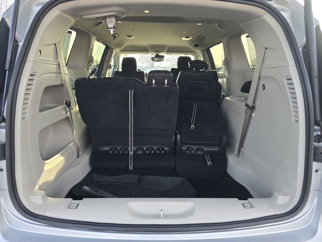 Used 2022 Chrysler Pacifica Touring-L image 18