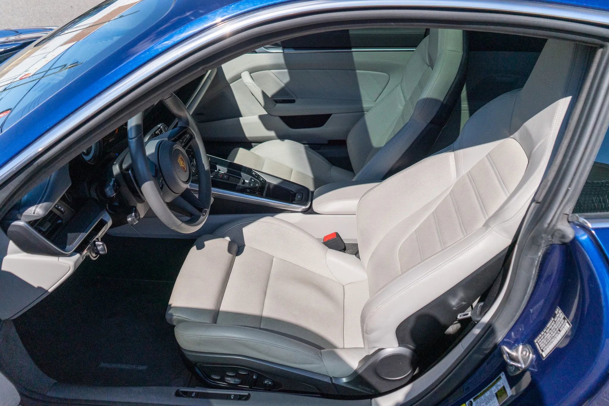 Used 2021 Porsche 911 Turbo image 44