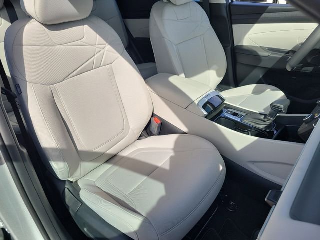 New 2026 Hyundai Tucson SE image 16