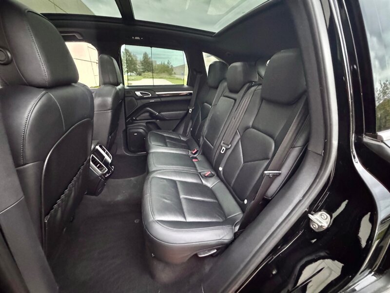 Used 2014 Porsche Cayenne Diesel Platinum Edition AWD/4WD image 26