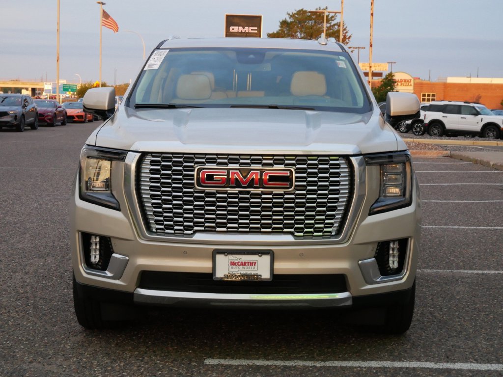 Used 2023 GMC Yukon Denali AWD/4WD image 4
