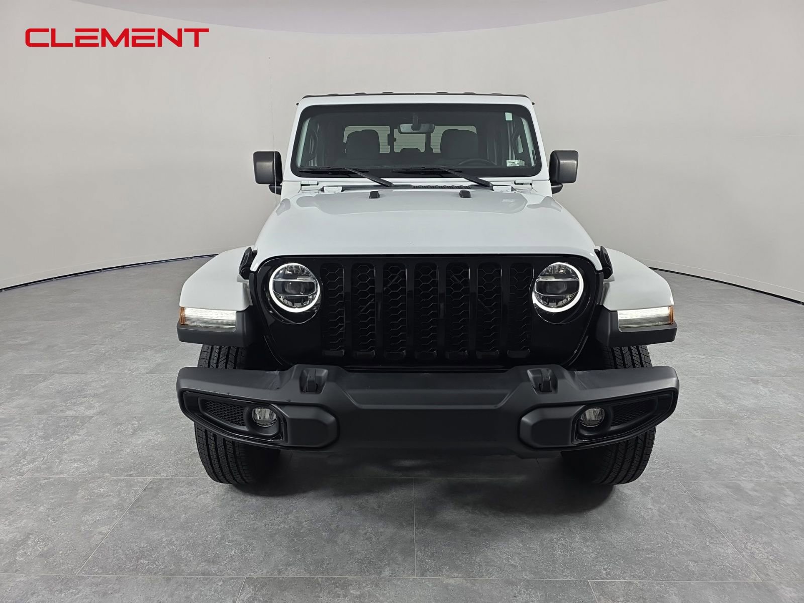 Used 2022 Jeep Gladiator Sport image 2