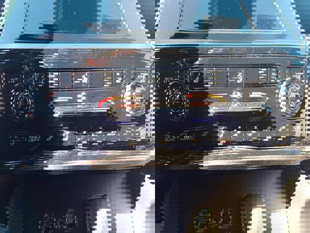 New 2025 Jeep Grand Cherokee Altitude image 10