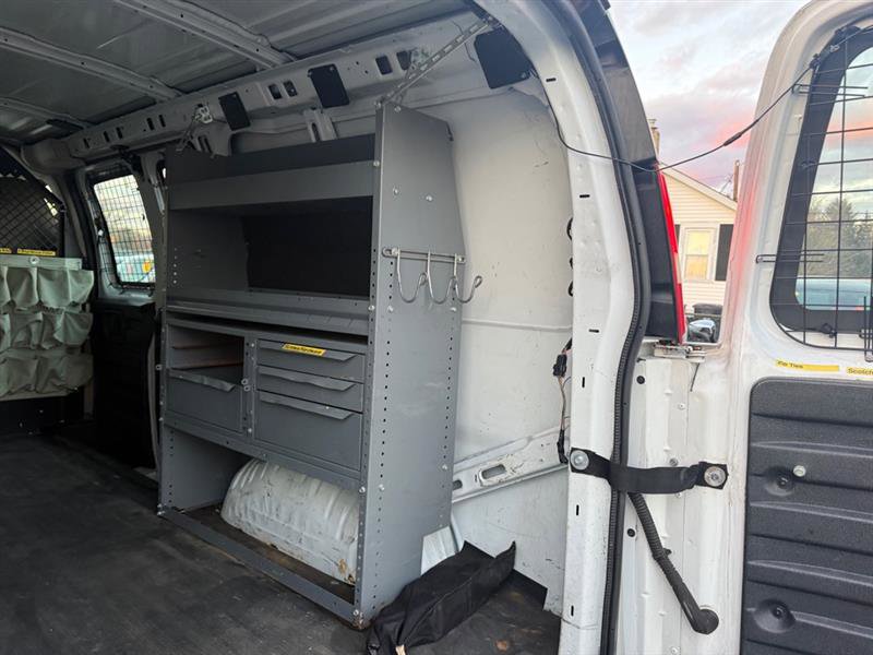 Used 2011 Chevrolet Express 2500 image 14