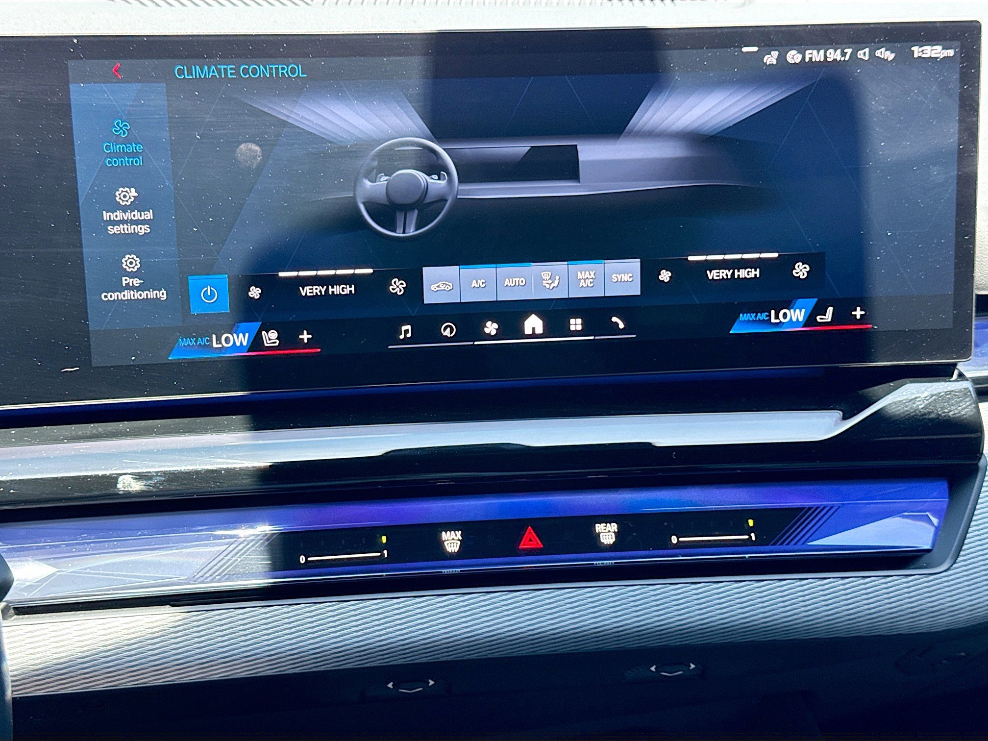 Used 2025 BMW M5 w/ Executive Package image 34