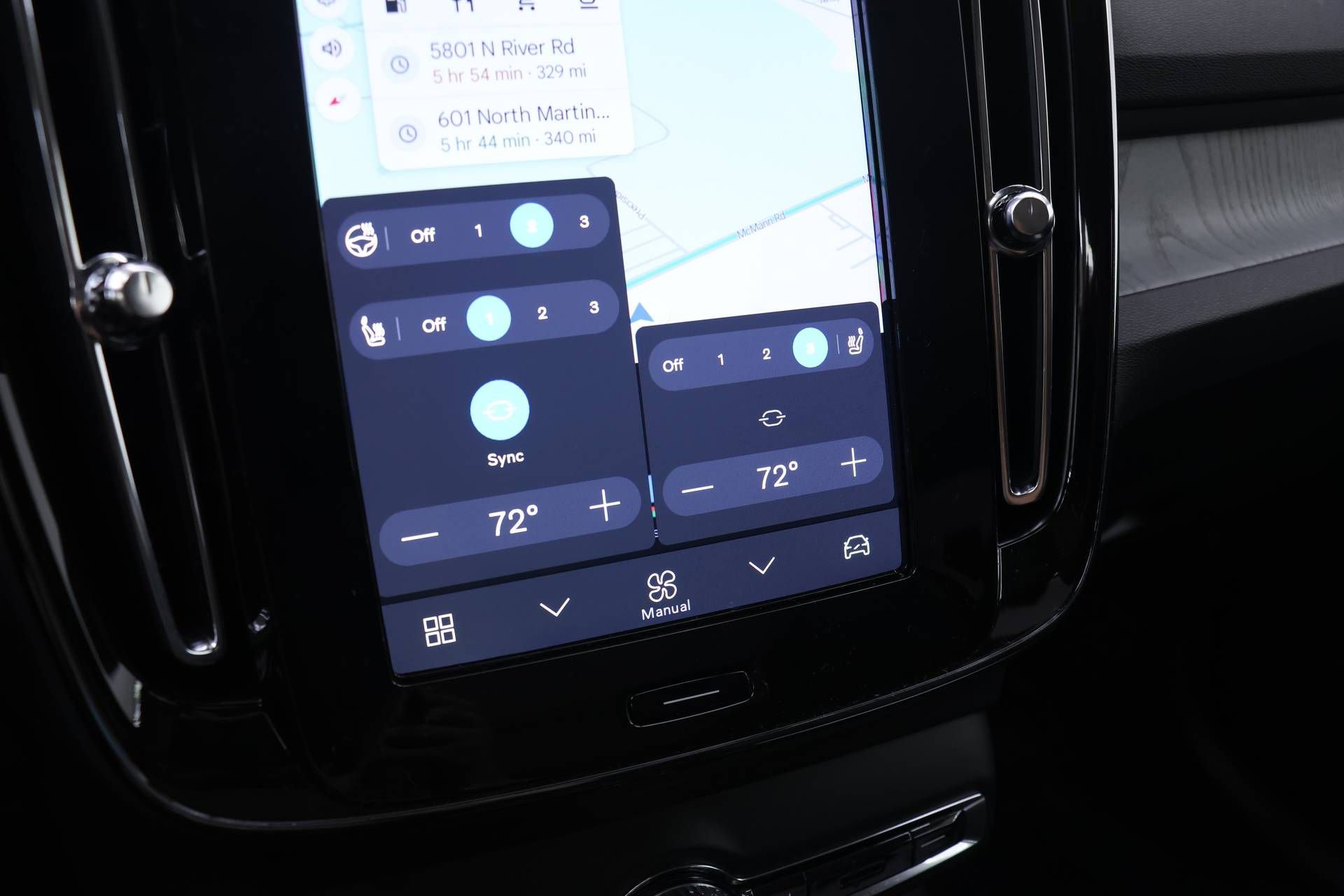 Certified 2025 Volvo XC40 B5 Core AWD/4WD image 12