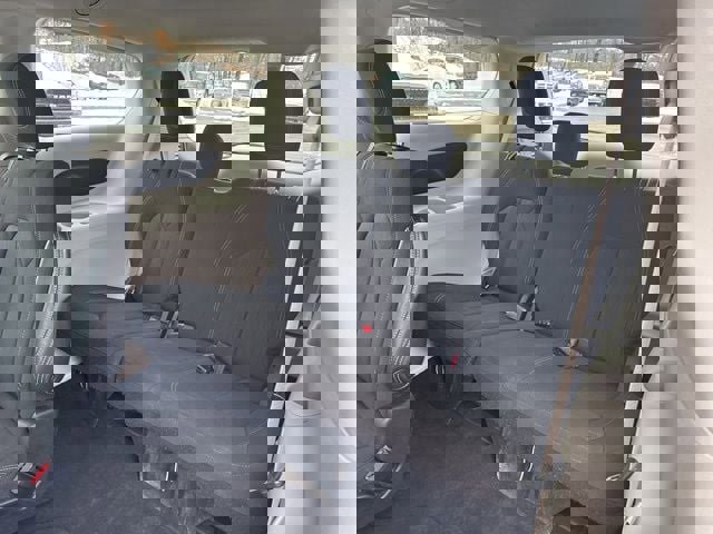 Used 2023 Chrysler Voyager LX image 19