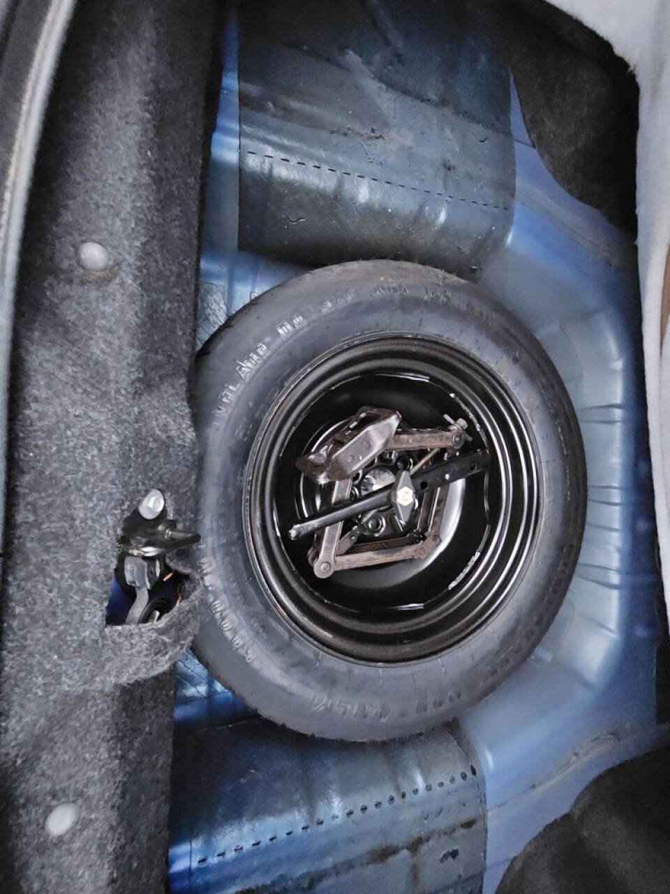 Used 2014 Dodge Avenger SXT image 30