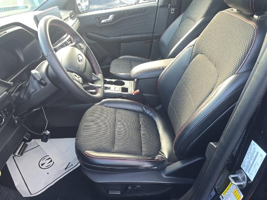 Used 2023 Ford Escape ST-Line w/ Tech Pack #1 AWD/4WD image 8