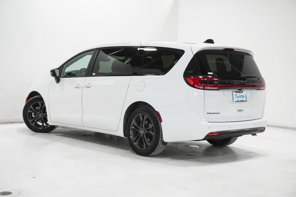 New 2026 Chrysler Pacifica Select FWD image 5
