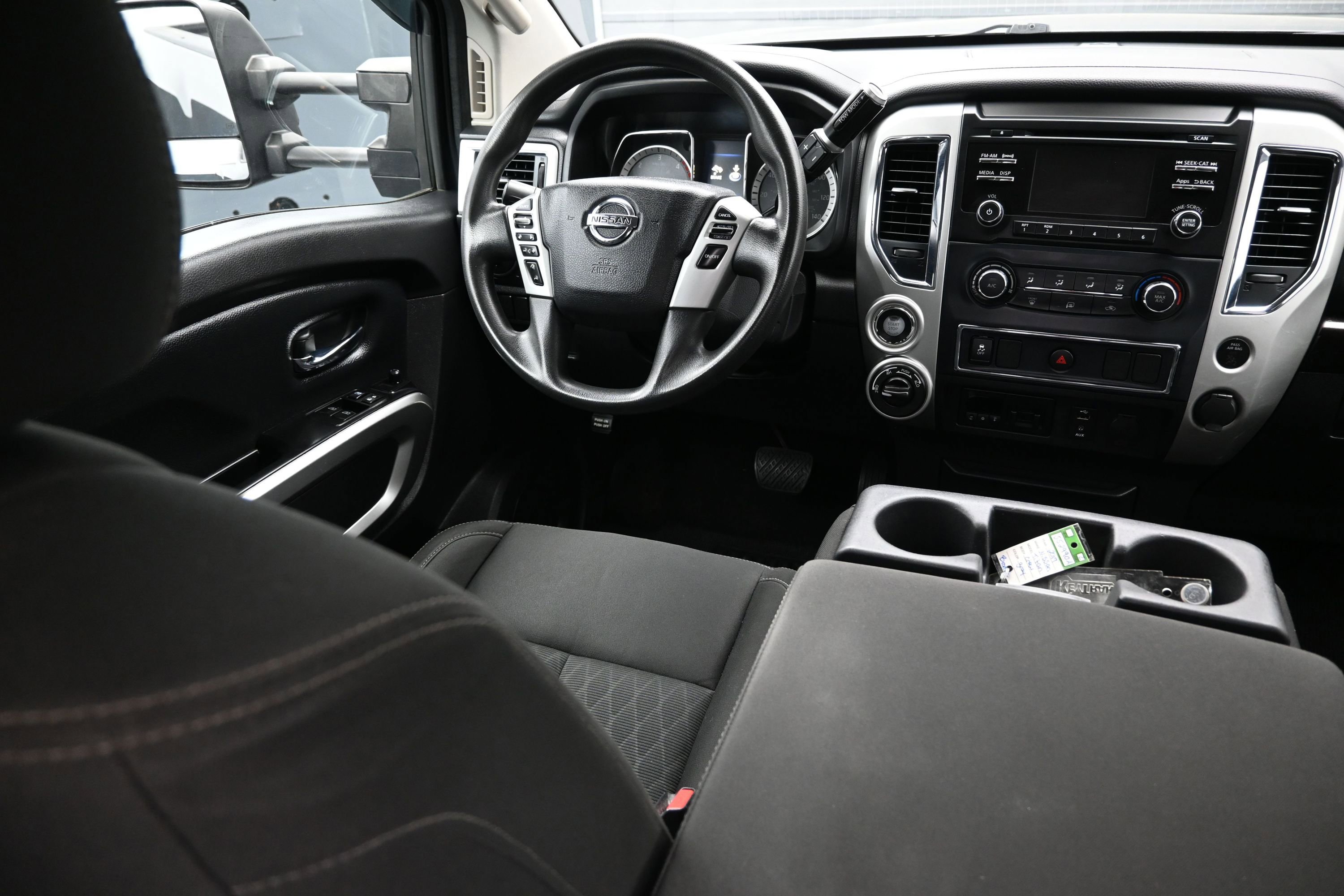 Used 2017 Nissan Titan SV AWD/4WD image 22