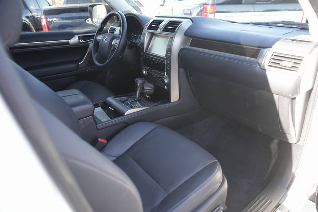 Used 2014 Lexus GX 460 image 18