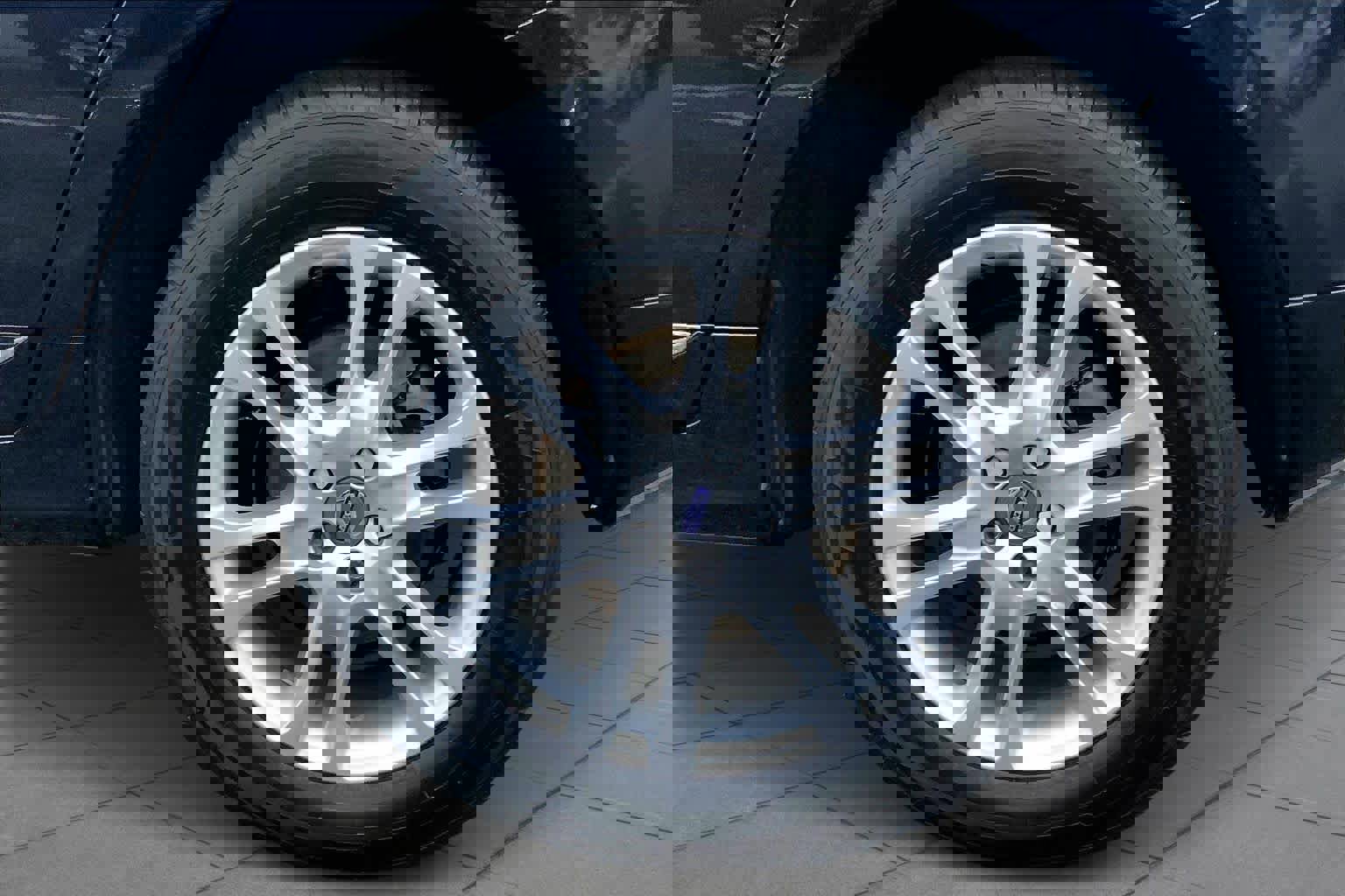 Used 2016 Volvo XC60 T5 Platinum image 10