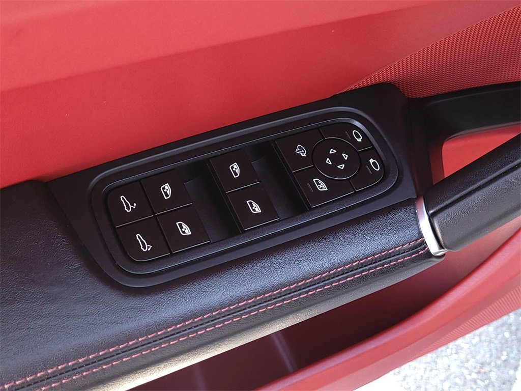 Used 2022 Porsche Cayenne S image 12