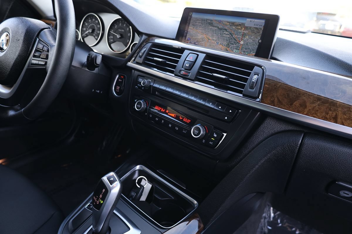 Used 2015 BMW 328i Sedan RWD image 17