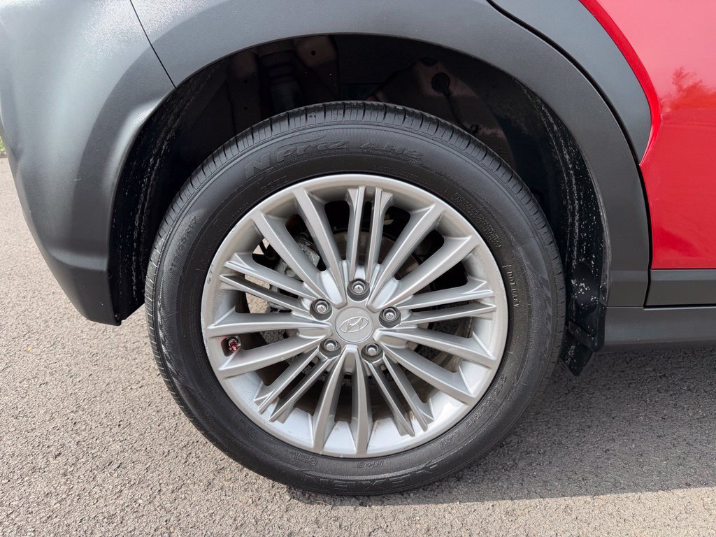 Used 2020 Hyundai Kona SEL w/ Cargo Package FWD image 9