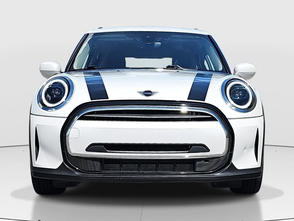 Used 2023 MINI Cooper 4-Door Hardtop image 2