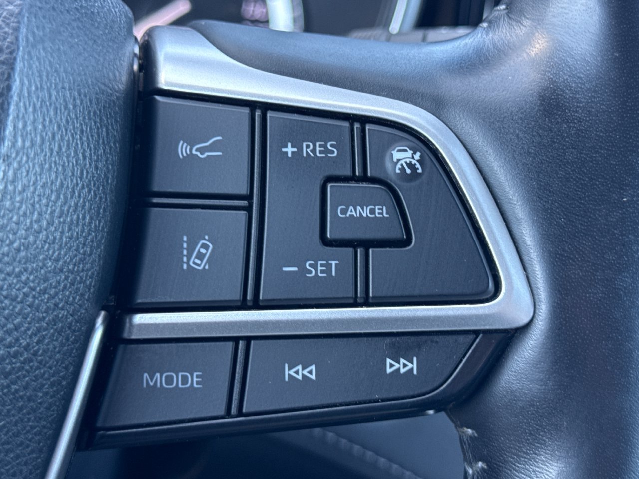 Used 2022 Toyota Highlander Platinum AWD/4WD image 31