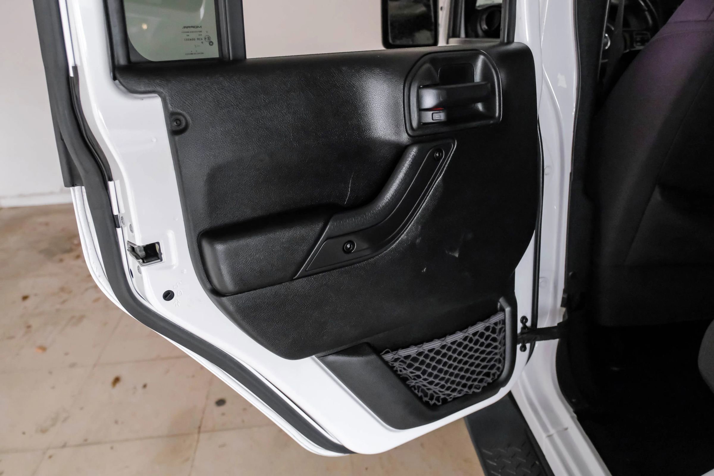 Used 2017 Jeep Wrangler Unlimited Sahara AWD/4WD image 36