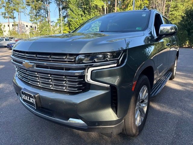 Used 2023 Chevrolet Suburban Premier AWD/4WD image 1